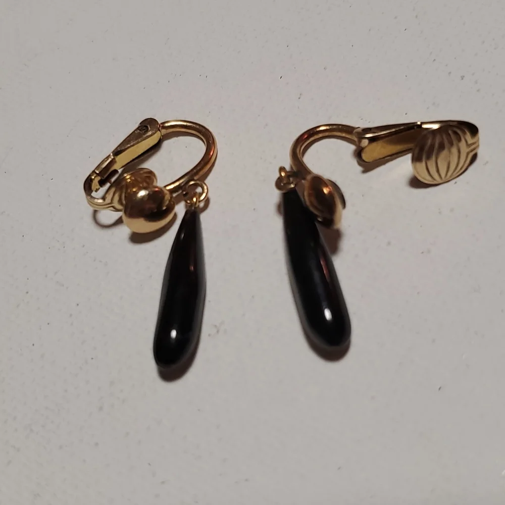 Vintage black clip dangle earrings